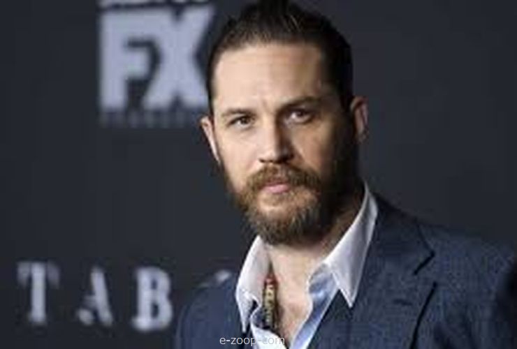 Tom Hardy, irreconhecível caracterizado como Al Capone