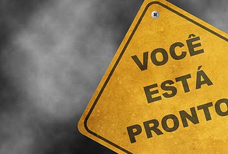 Uma placa de trânsito com aspecto envelhecido com a frase: 'Você está pronto?', ilustra nosso artigo sobre: Mas e se as redes sociais acabarem?