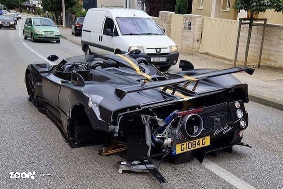 Pagani Zonda HP Barchetta de quase 100 milhões destruído.