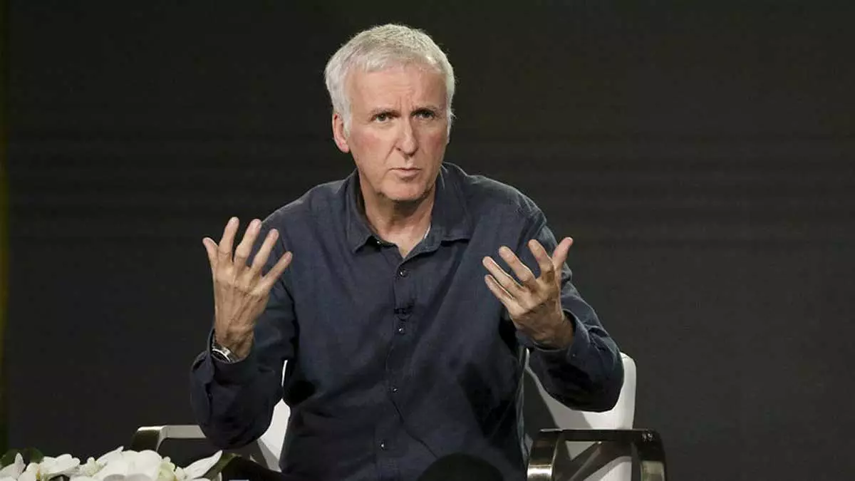 Em turnê de imprensa, James Cameron critica personagens da Marvel e DC